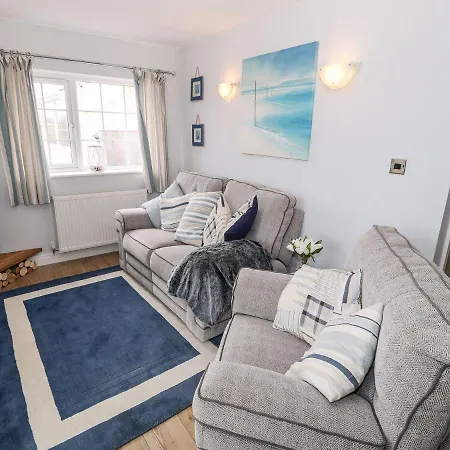 Ty Bach, 1 Bedroom Home With Hot Tub And Views Bettws-yn-Rhos Exterior photo