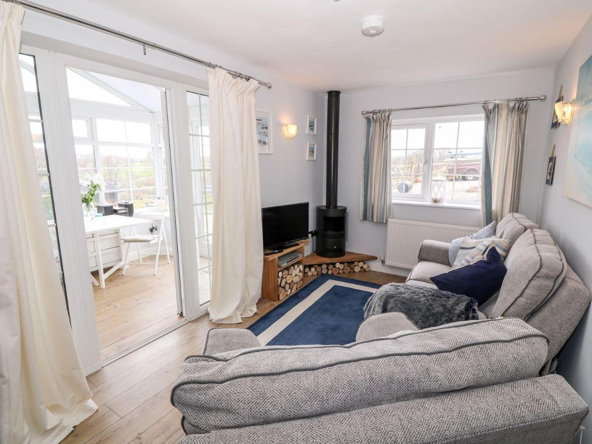 Holiday home Ty Bach, 1 Bedroom With Hot Tub And Views *