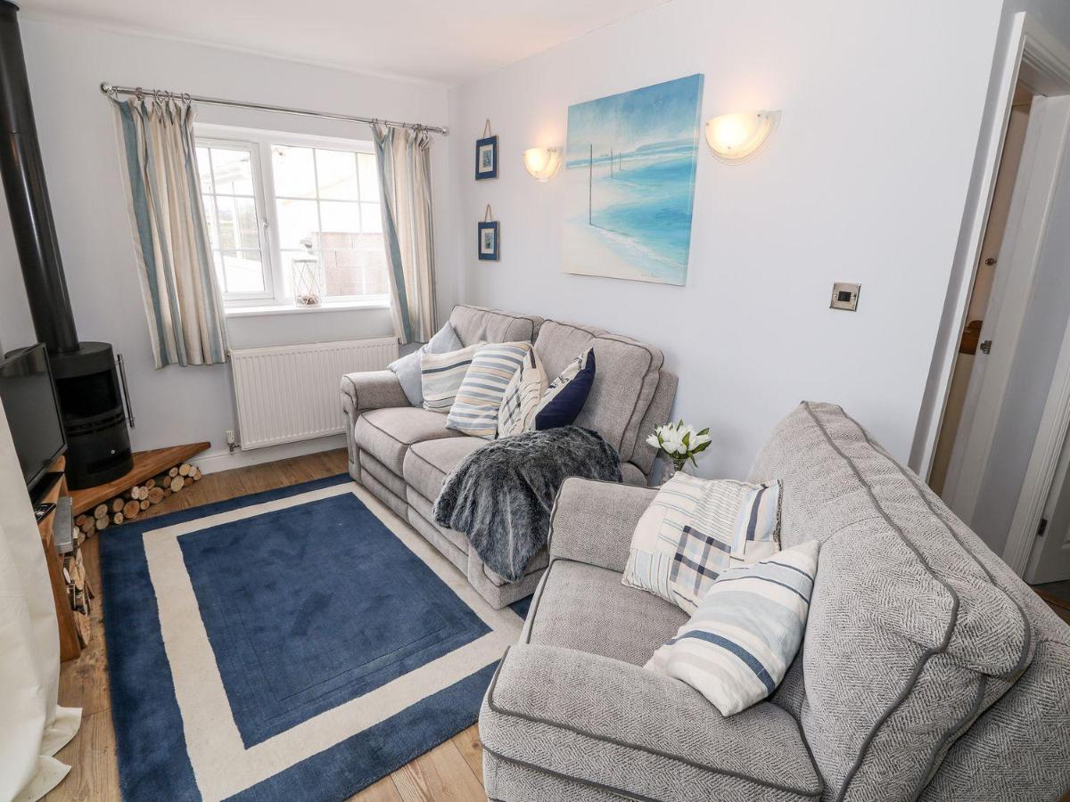 Holiday home Ty Bach, 1 Bedroom With Hot Tub And Views