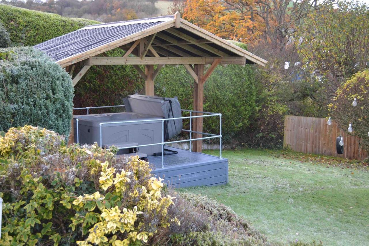 Ty Bach, 1 Bedroom With Hot Tub And Views * Bettws-yn-Rhos