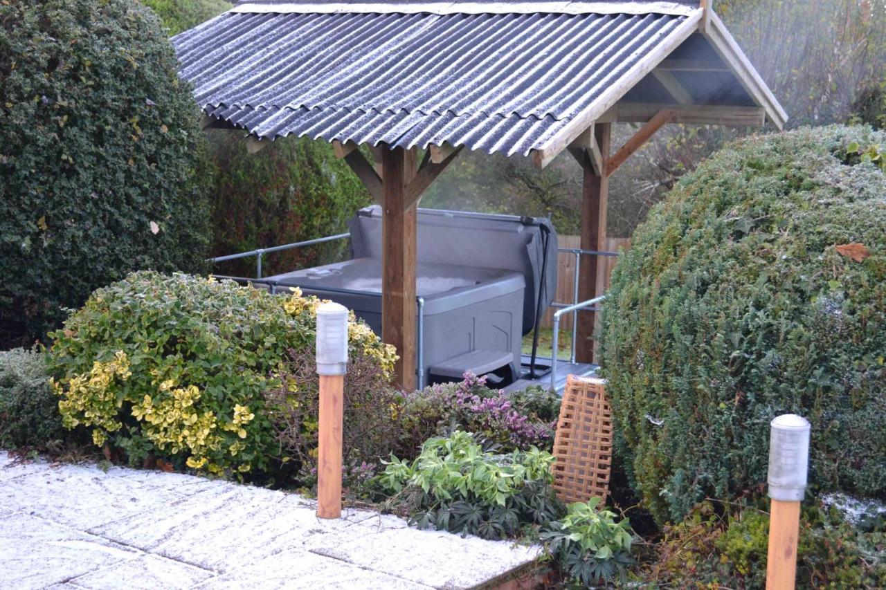 Holiday home Ty Bach, 1 Bedroom With Hot Tub And Views *